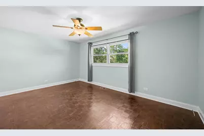 515 W Tanglewood Drive, Arlington Heights, IL 60004 - Photo 8