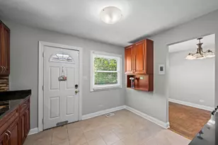 515 W Tanglewood Dr, Arlington Heights, IL 60004 - Photo 4