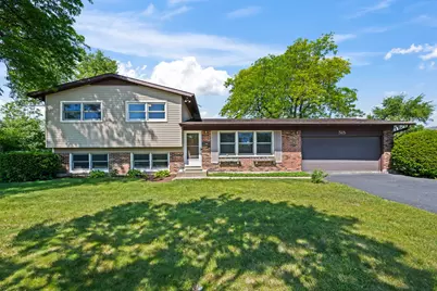515 W Tanglewood Drive, Arlington Heights, IL 60004 - Photo 1