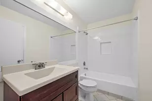 2651 Country Oaks Ct, Aurora, IL 60502 - Photo 8