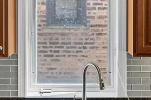 4711 N Malden St, Chicago, IL 60640 - Photo 14