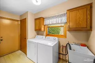 995 Blackhawk Dr, Elgin, IL 60120 - Photo 8