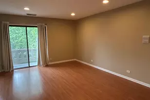 93 Lambert Dr, Schaumburg, IL 60193 - Photo 2