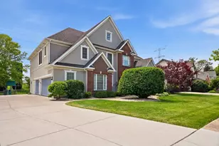 22W133 Glenrise Ct, Glen Ellyn, IL 60137 - Photo 2