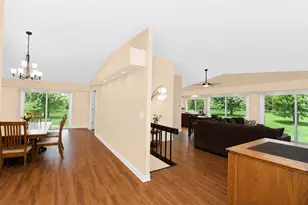 743 Parkview Ct, Roselle, IL 60172 - Photo 8