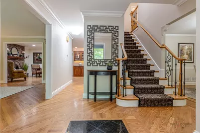 28588 N Tanglewood Court, Libertyville, IL 60048 - Photo 4