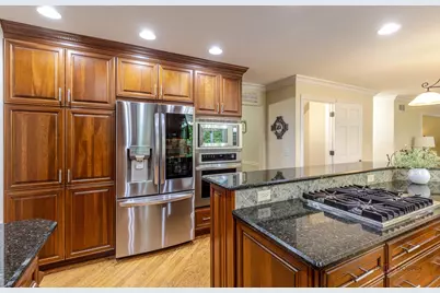28588 N Tanglewood Court, Libertyville, IL 60048 - Photo 12