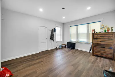 1647 N Austin Avenue, Chicago, IL 60639 - Photo 10