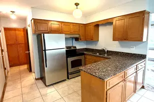 3158-3158 W 93rd St, Evergreen Park, IL 60805 - Photo 2