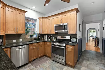 2541 W Argyle Street, Chicago, IL 60625 - Photo 16