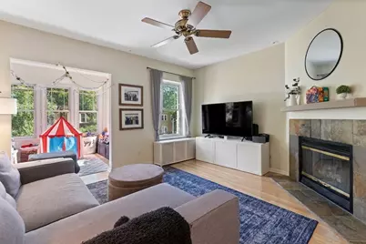 2541 W Argyle Street, Chicago, IL 60625 - Photo 2