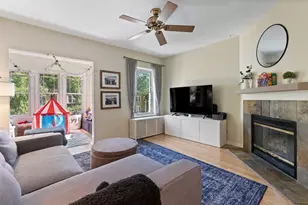 2541 W Argyle St, Chicago, IL 60625 - Photo 2