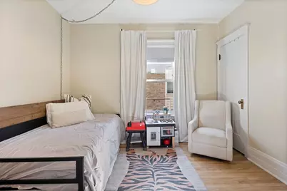 2541 W Argyle Street, Chicago, IL 60625 - Photo 4