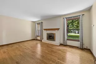 730 Yorktown Dr, Algonquin, IL 60102 - Photo 4