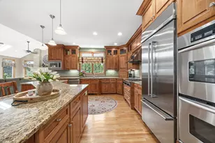 4542 Hatch Ln, Lisle, IL 60532 - Photo 8