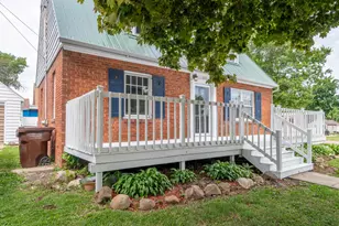 206 N Mulberry St, Mount Morris, IL 61054 - Photo 2