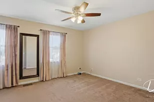 319 E Camden Ln, Round Lake Beach, IL 60073 - Photo 22