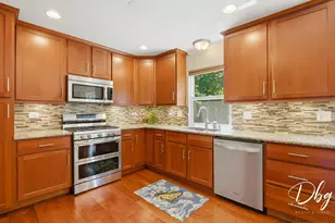319 E Camden Ln, Round Lake Beach, IL 60073 - Photo 12
