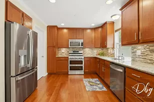 319 E Camden Ln, Round Lake Beach, IL 60073 - Photo 10