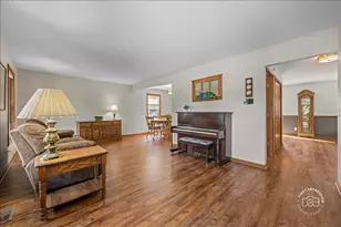 1213 Geneva Dr, Geneva, IL 60134 - Photo 8