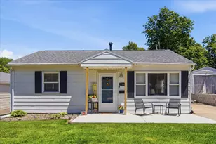 1109 N State St, Bloomington, IL 61701 - Photo 2