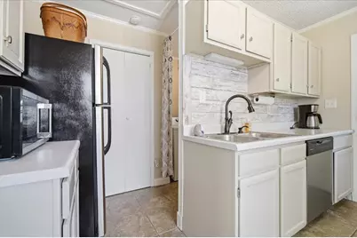 1109 N State Street, Bloomington, IL 61701 - Photo 14