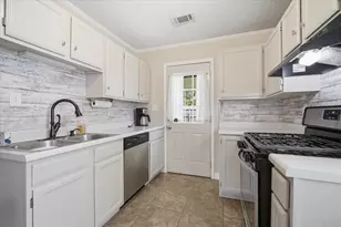 1109 N State St, Bloomington, IL 61701 - Photo 12