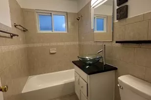 2424 W Estes Ave, Chicago, IL 60645 - Photo 16