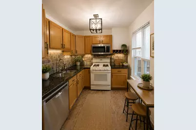 2424 W Estes Avenue #4I, Chicago, IL 60645 - Photo 8