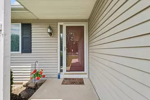 3112 Valerie Dr, Champaign, IL 61822 - Photo 2