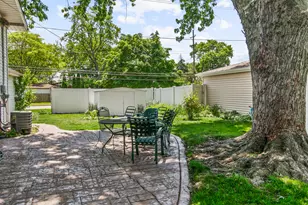 178 W Normandy Dr, Chicago Heights, IL 60411 - Photo 4