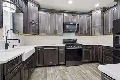 223 E Michigan Avenue, Pontiac, IL 61764 - Photo 2