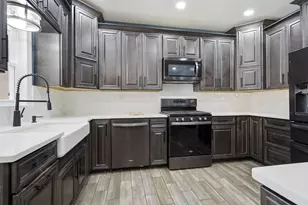 223 E Michigan Ave, Pontiac, IL 61764 - Photo 2