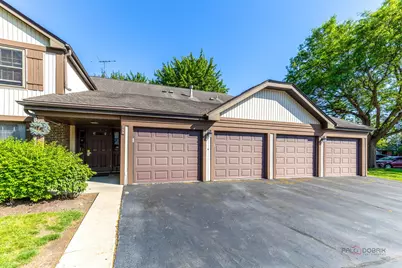 369 Southbury Court #D2, Schaumburg, IL 60193 - Photo 2