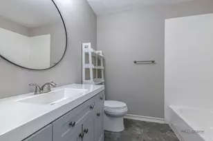 369 Southbury Ct, Schaumburg, IL 60193 - Photo 18
