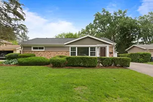 227 S Cedar St, Palatine, IL 60067 - Photo 2