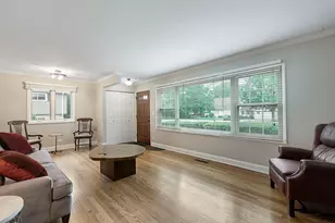 227 S Cedar St, Palatine, IL 60067 - Photo 6