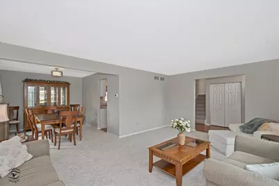 11621 Brookshire Drive, Orland Park, IL 60467 - Photo 6