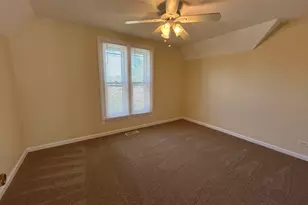 418 St Charles St, Elgin, IL 60120 - Photo 8