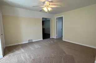 418 St Charles St, Elgin, IL 60120 - Photo 4