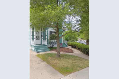 418 Saint Charles Street #B, Elgin, IL 60120 - Photo 2