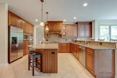 231 Cater Lane, Libertyville, IL 60048 - Photo 8