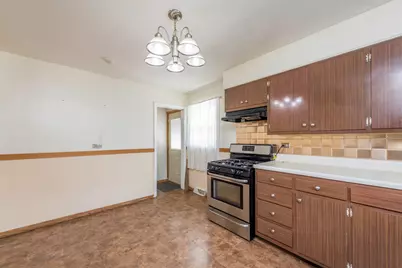 2528 Lucia Avenue, Waukegan, IL 60085 - Photo 10