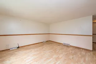 2528 Lucia Ave, Waukegan, IL 60085 - Photo 4