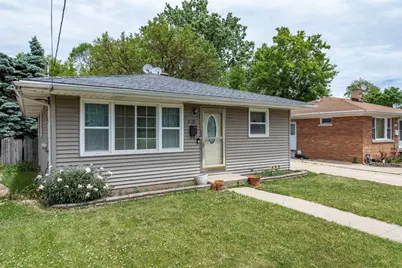 2528 Lucia Avenue, Waukegan, IL 60085 - Photo 2