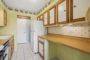 15719 Peggy Ln, Oak Forest, IL 60452 - Photo 4