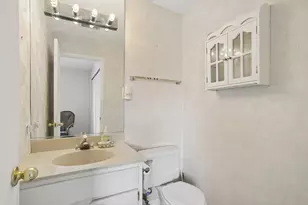 15719 Peggy Ln, Oak Forest, IL 60452 - Photo 12