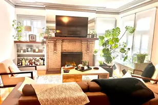 717 W Junior Terrace, Chicago, IL 60613 - Photo 2