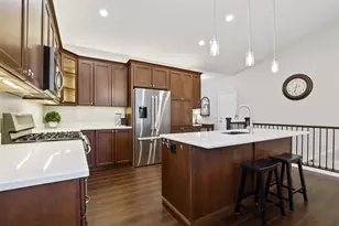 353 Pensacola St, Yorkville, IL 60560 - Photo 8