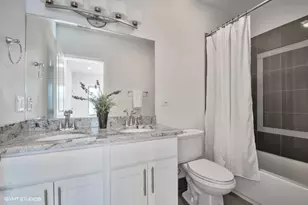6344 N Artesian Ave, Chicago, IL 60659 - Photo 24